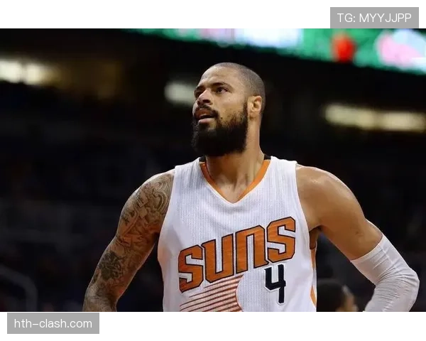 凯文·麦克海尔内线防守压制对手，挡拆干扰提升球队防守效率